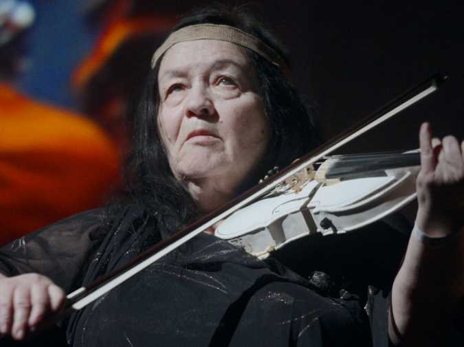Watch: Valentina Goncharova presents Every Growing Tree - Live at Le Guess Who?